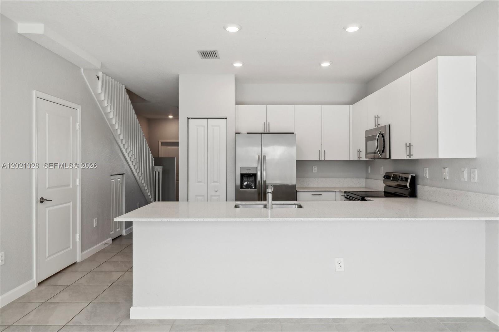PINE ISLE - Residential