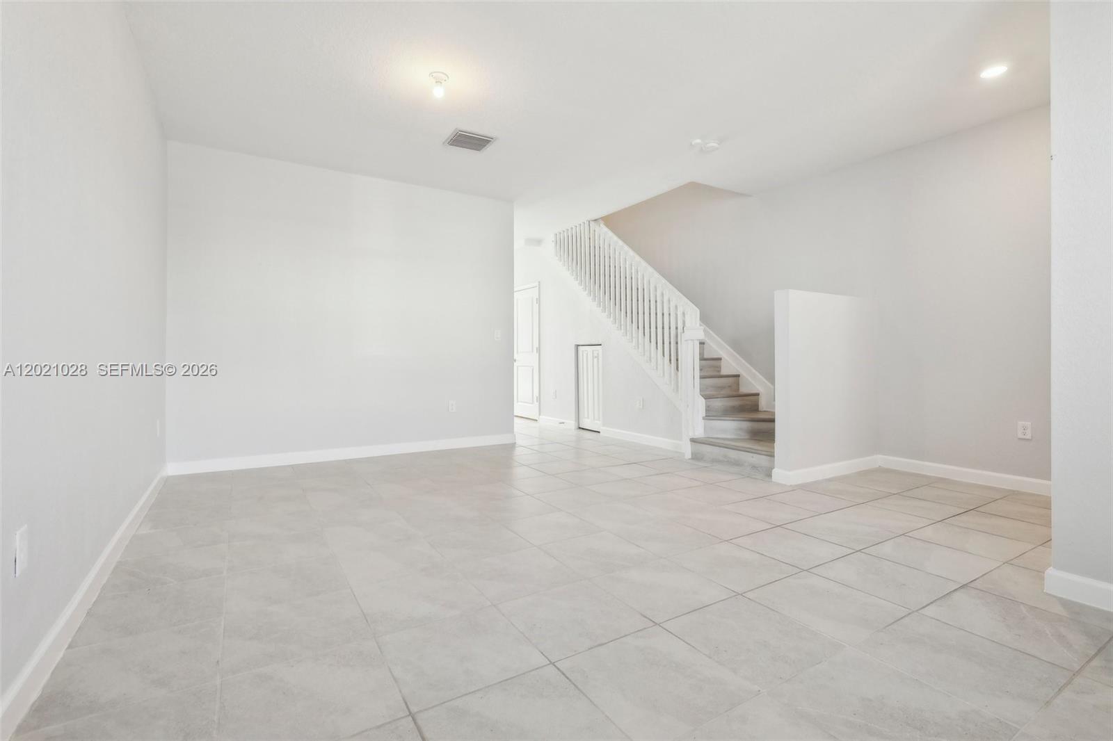 PINE ISLE - Residential