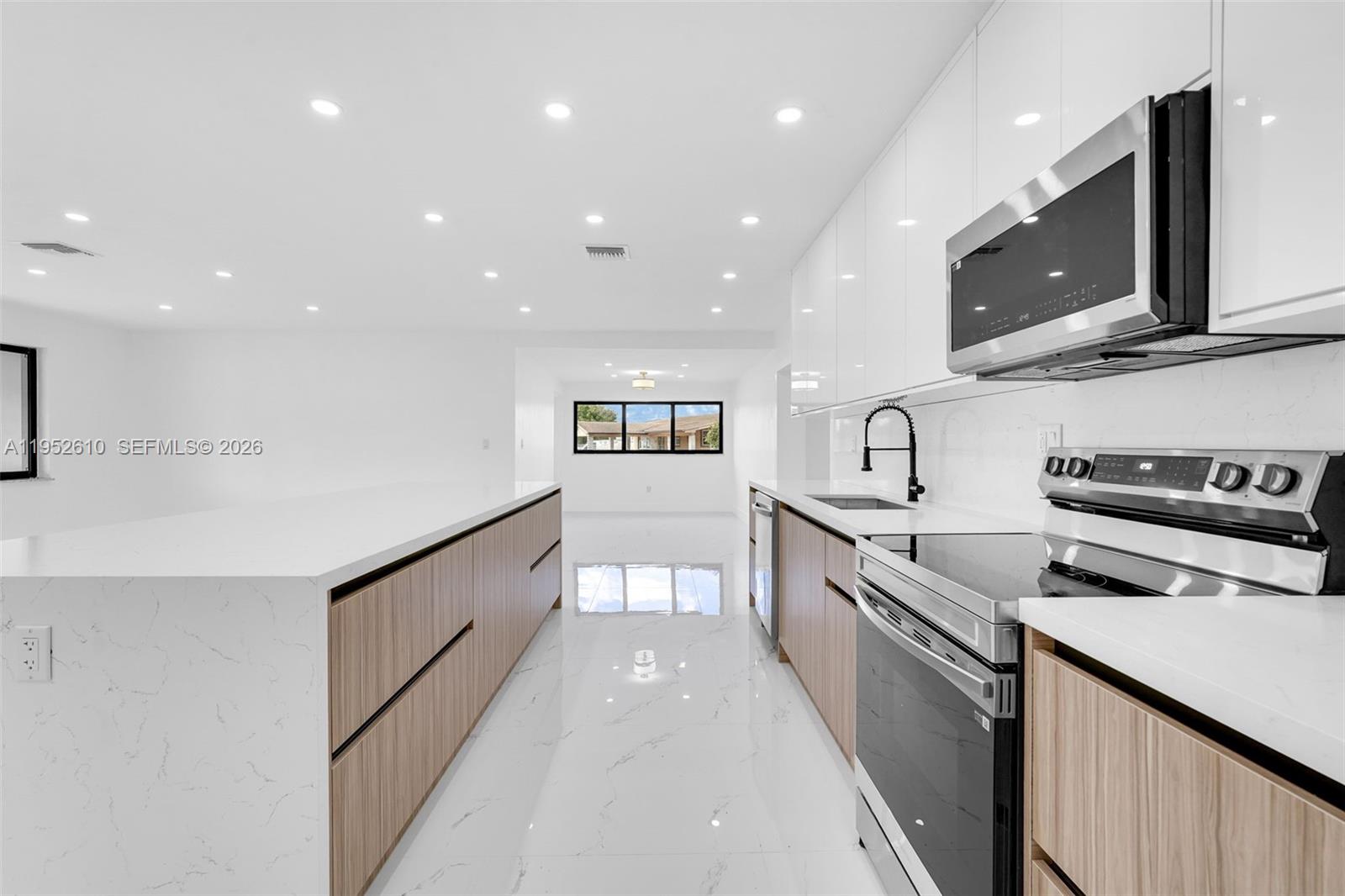 DOUGLAS ESTS - Residential