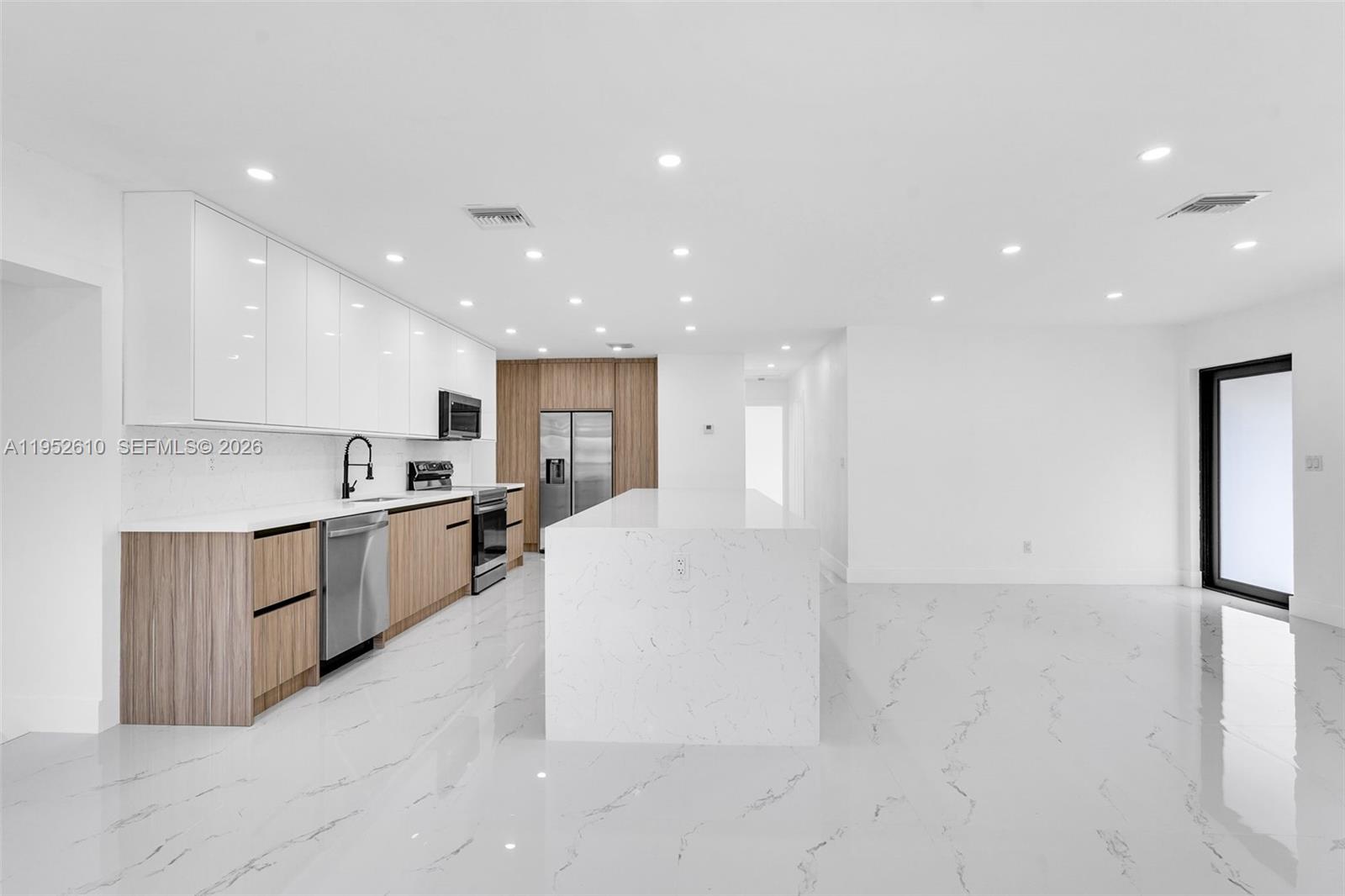 DOUGLAS ESTS - Residential