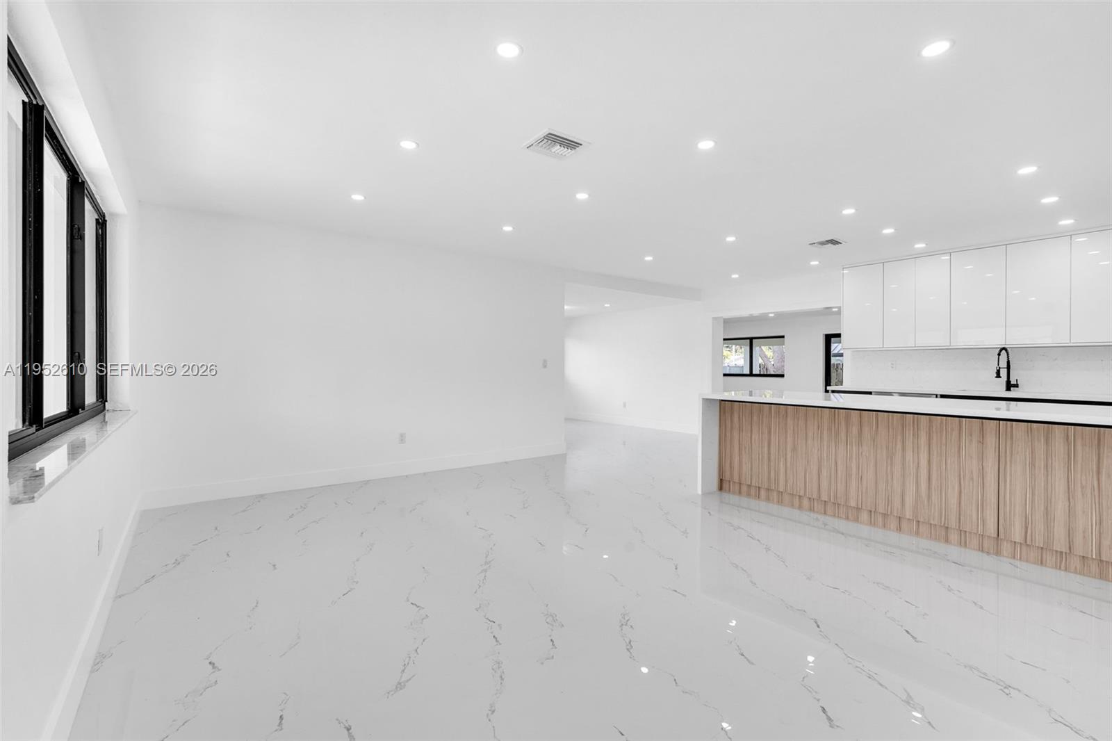 DOUGLAS ESTS - Residential