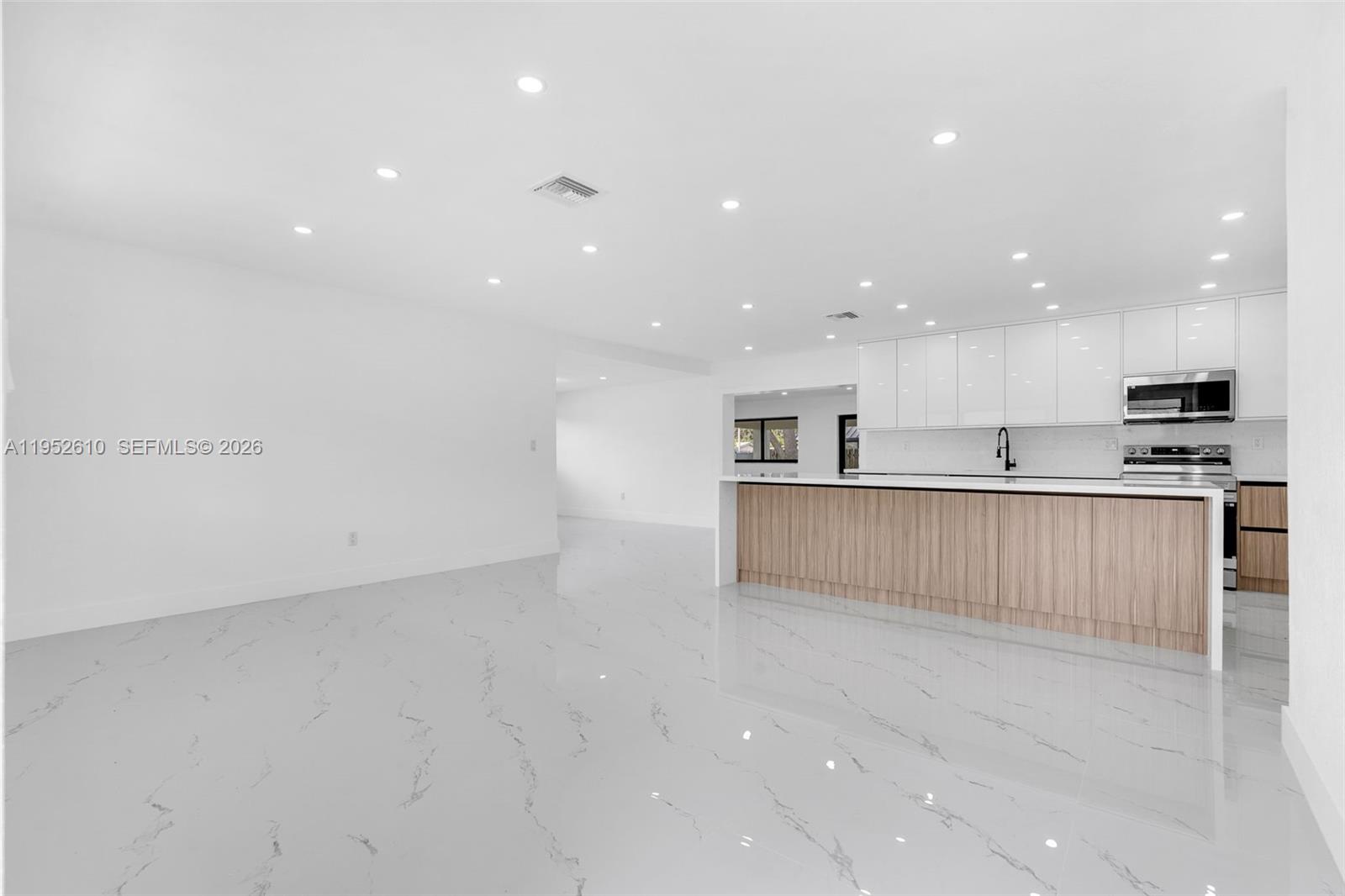 DOUGLAS ESTS - Residential