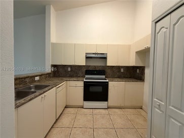 1661 SE 28th St 204 Homestead FL 33035