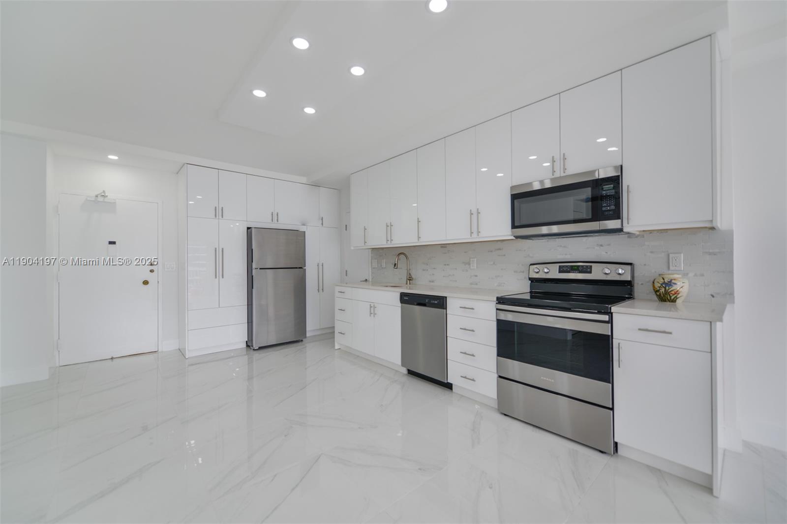 HEMISPHERES CONDO - Residential Lease