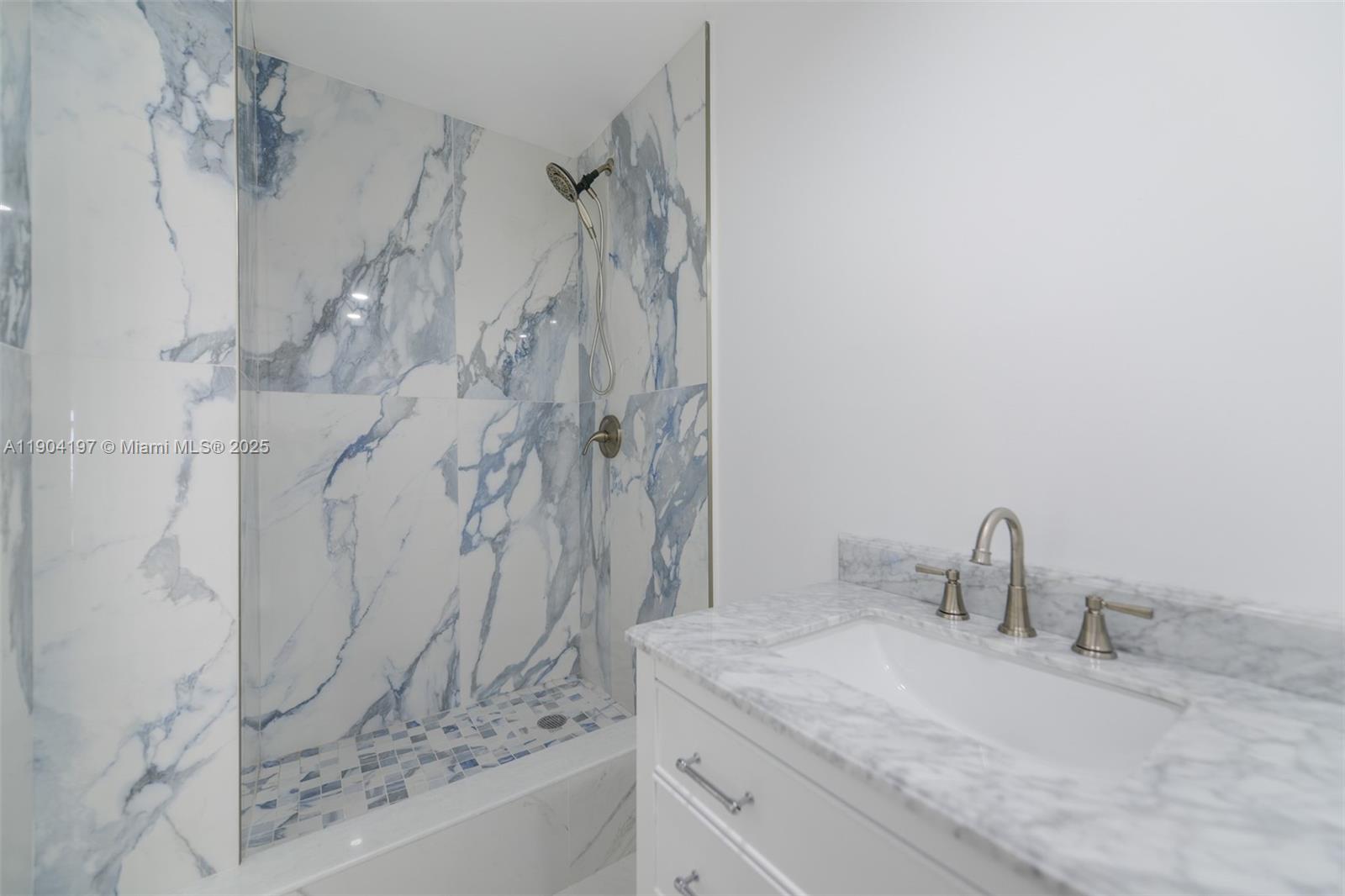 HEMISPHERES CONDO - Residential Lease