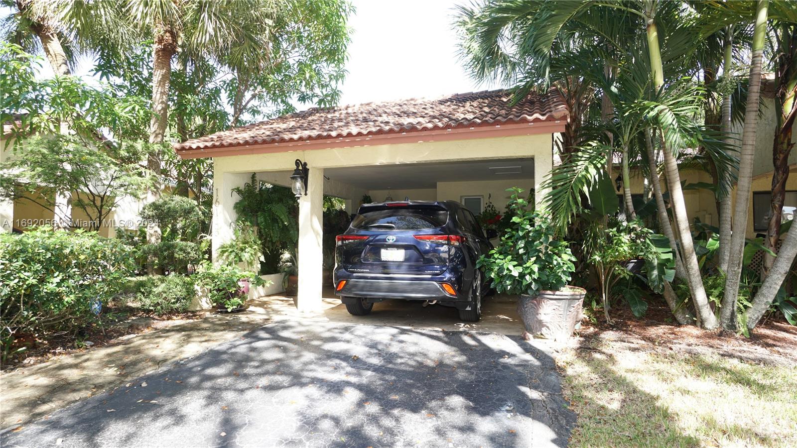 This spacious villa has been carefully renovated. The completely remodeled Italian kitchen features sleek quartz countertops, stainless steel appliances and a modern range hood, newly renovated bathrooms with glass doors in both bathrooms. Upgraded electric lights and ceiling fans. The interiors have been recently painted. Best of all, this villa offers a spacious patio with air conditioning and views of the golf course and water. The property has impact-proof doors and windows .The property is surrounded by palm trees that protect it from the sun and heat.