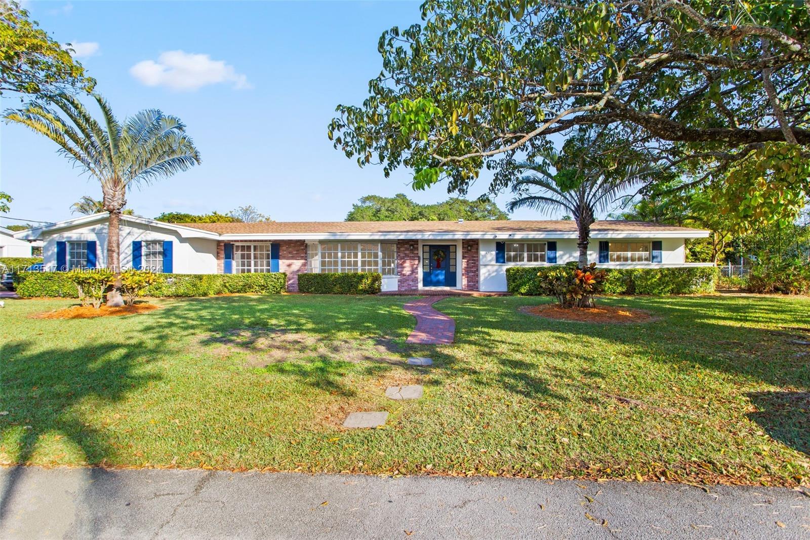 12505 Sw 71st Ave, Pinecrest, Miami-Dade County, Florida - 4 Bedrooms  
3 Bathrooms - 