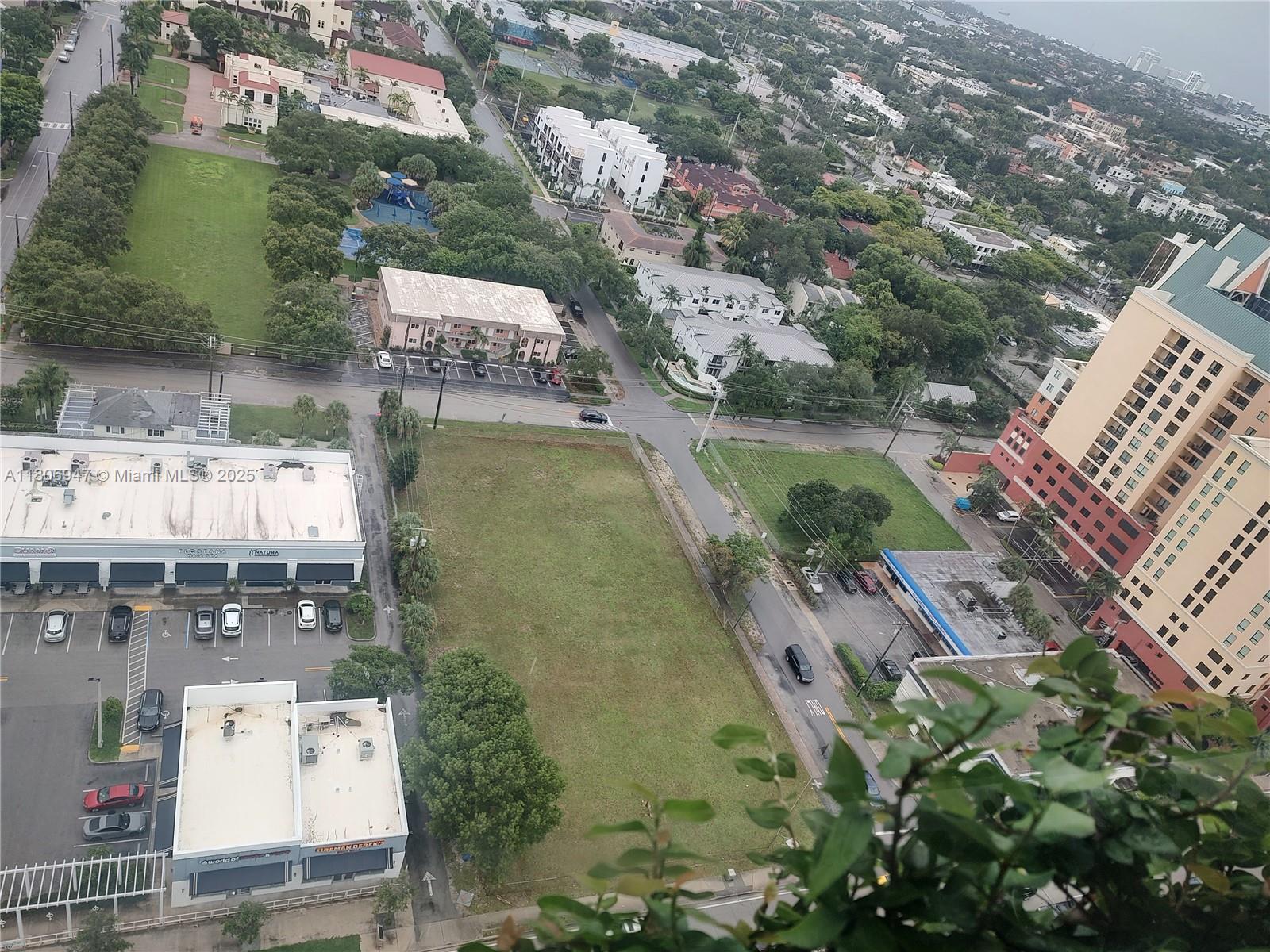 35,000 square feet of vacant land zoned RAC EMU on N federal between NE 2nd and NE 3rd Street and NE 7th Avenue. Cash only, not subject to city sit plan approval