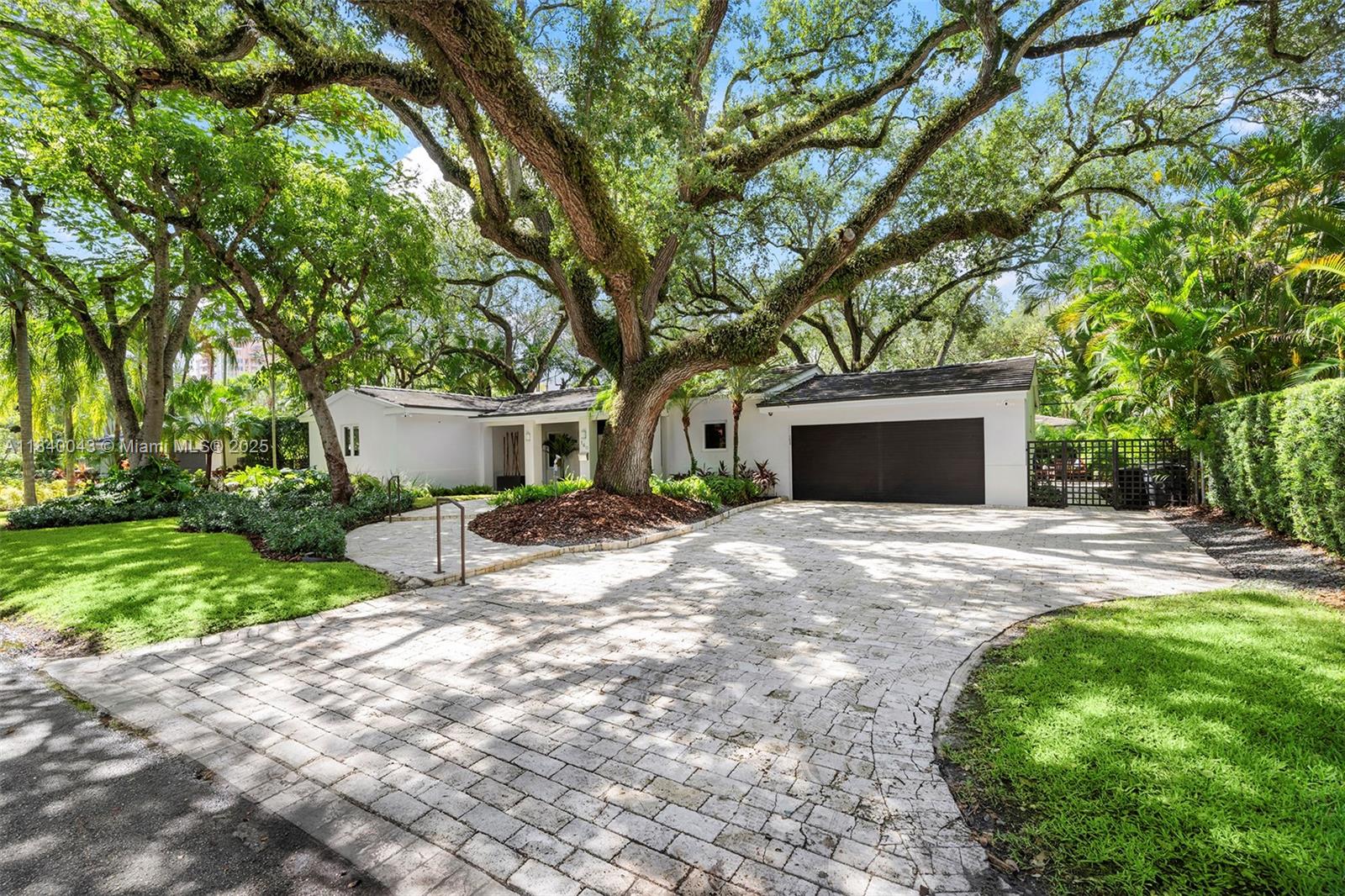 160 W Sunrise Ave