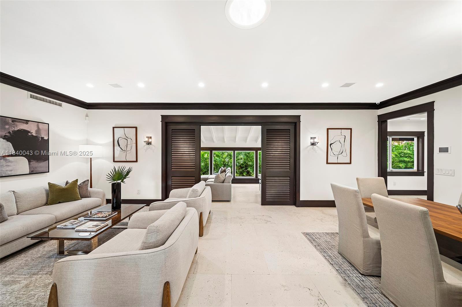 160 W Sunrise Ave