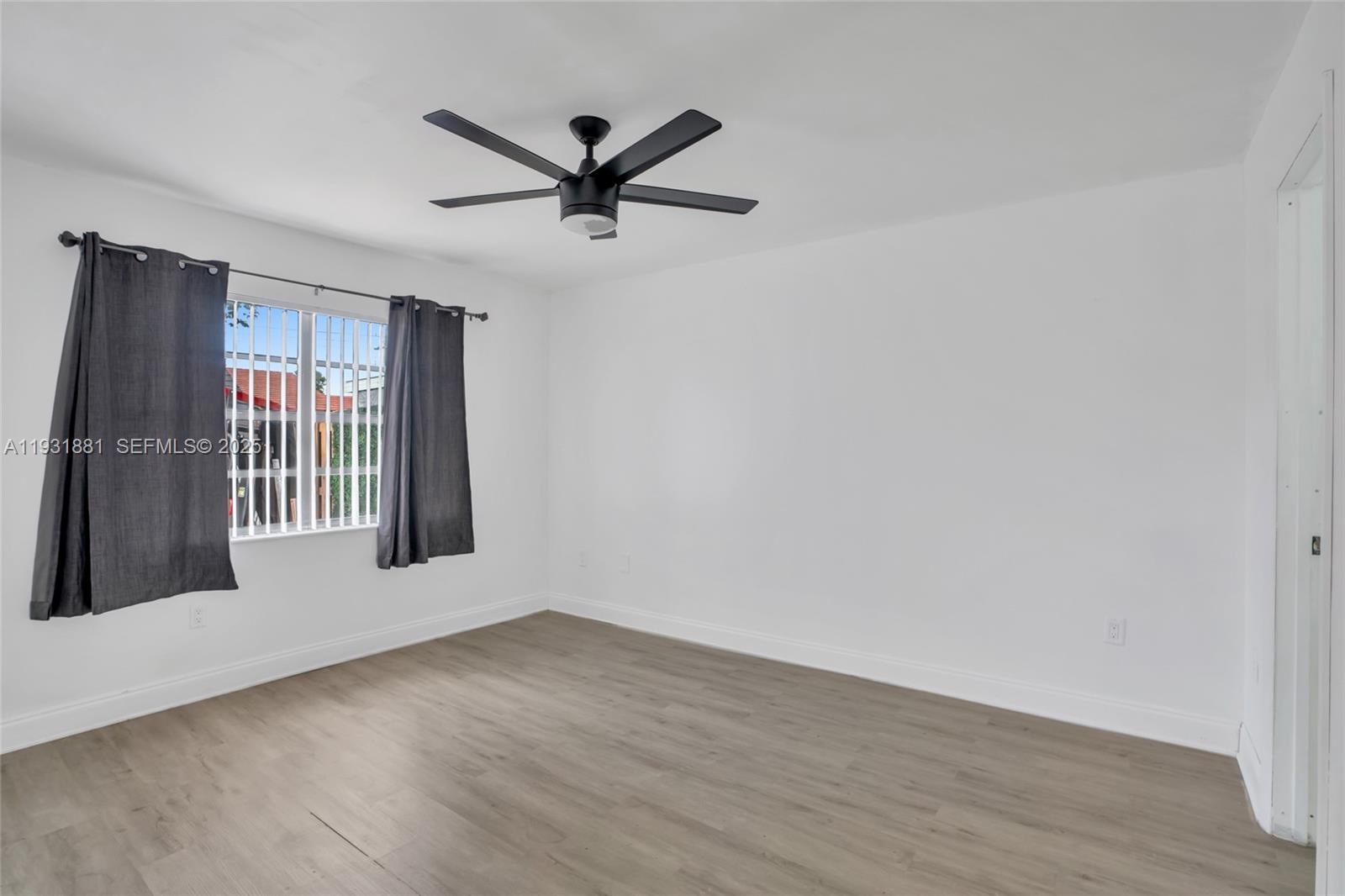 TAMIAMI LAKES TOWNHOMES S - Residential