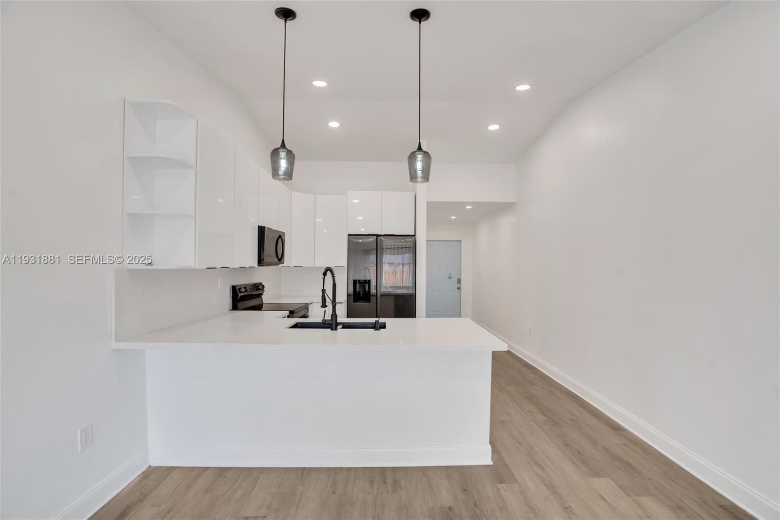 TAMIAMI LAKES TOWNHOMES S - Residential