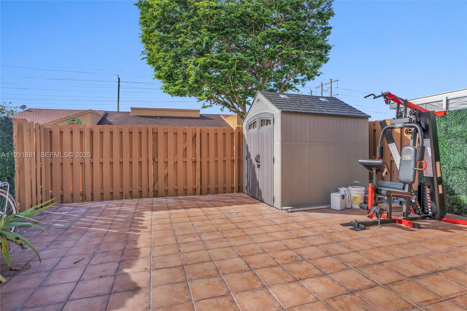 TAMIAMI LAKES TOWNHOMES S - Residential