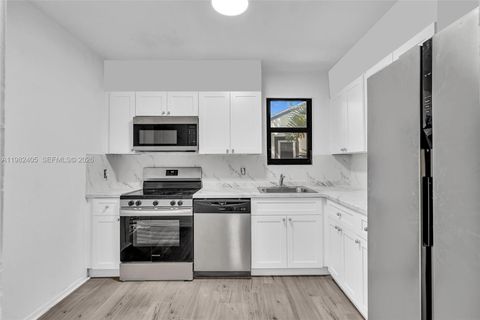 118 NW 44th St 2 Miami FL 33127