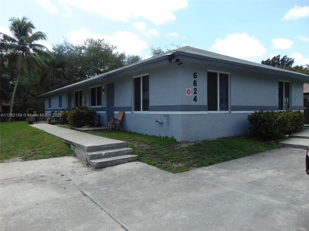 Photo of 6624 SW 48th St, Davie, FL 33314 (MLS # A11782159)