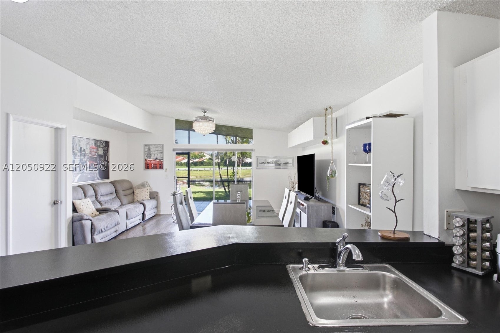 502 Woodgate Cir B