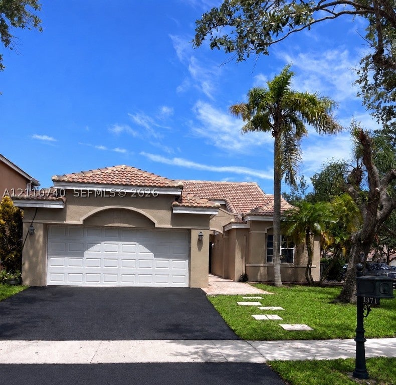 1371 Bayview Cir