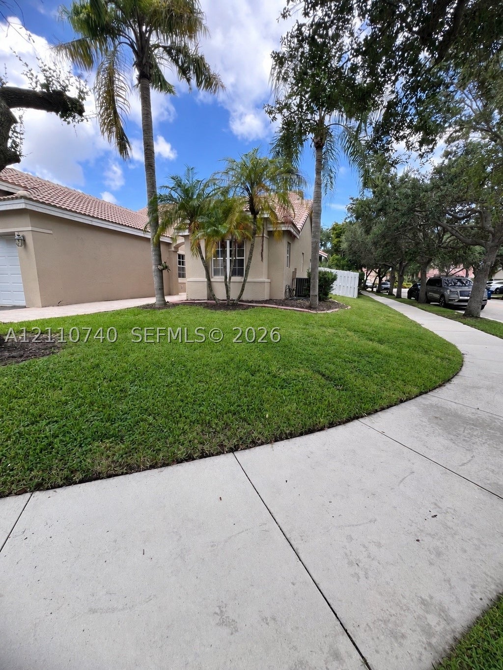 Photo of 1371 Bayview Cir, Weston, FL 33326 (MLS # A12110740)