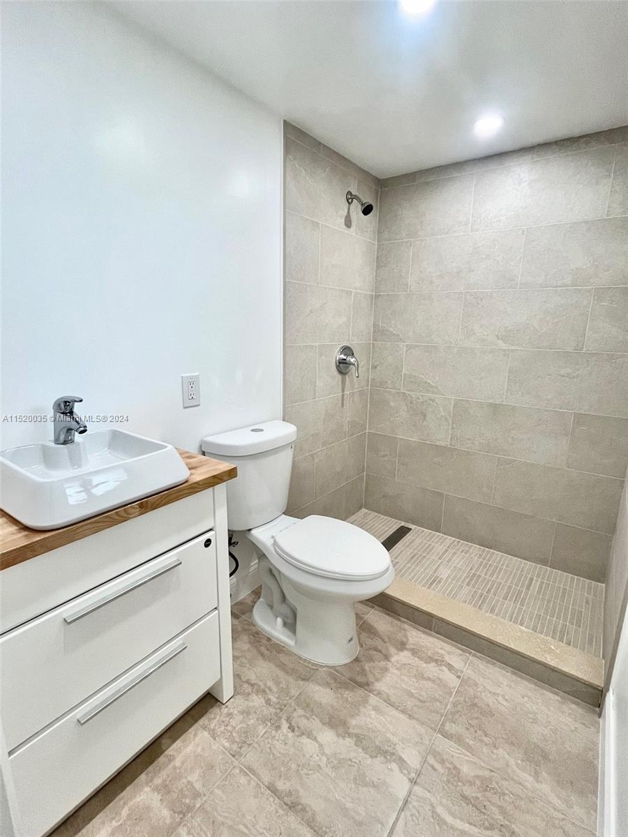THE HORIZONS WEST CONDO # - Residential Lease