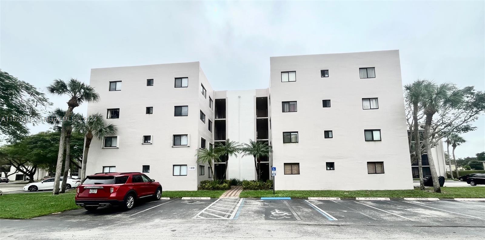 Remodeled 3/2 Condo on first floor. New kitchen, bathrooms and appliances. Gated community with security guard, 
tennis courts, basketball, racquetball, billiards and community pools. Close to shopping centers and restaurants. Laundry facilities in each floor. No Pets.