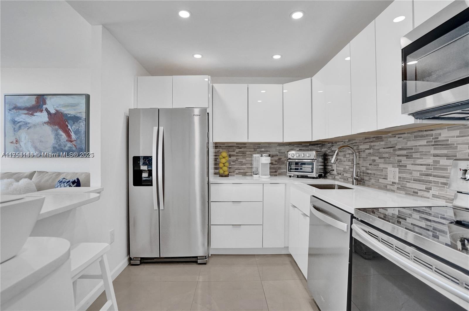 Rental Property at 3625 N Country Club Dr 1201, Aventura, Miami-Dade County, Florida - Bedrooms: 1 
Bathrooms: 2  - $2,350 MO.