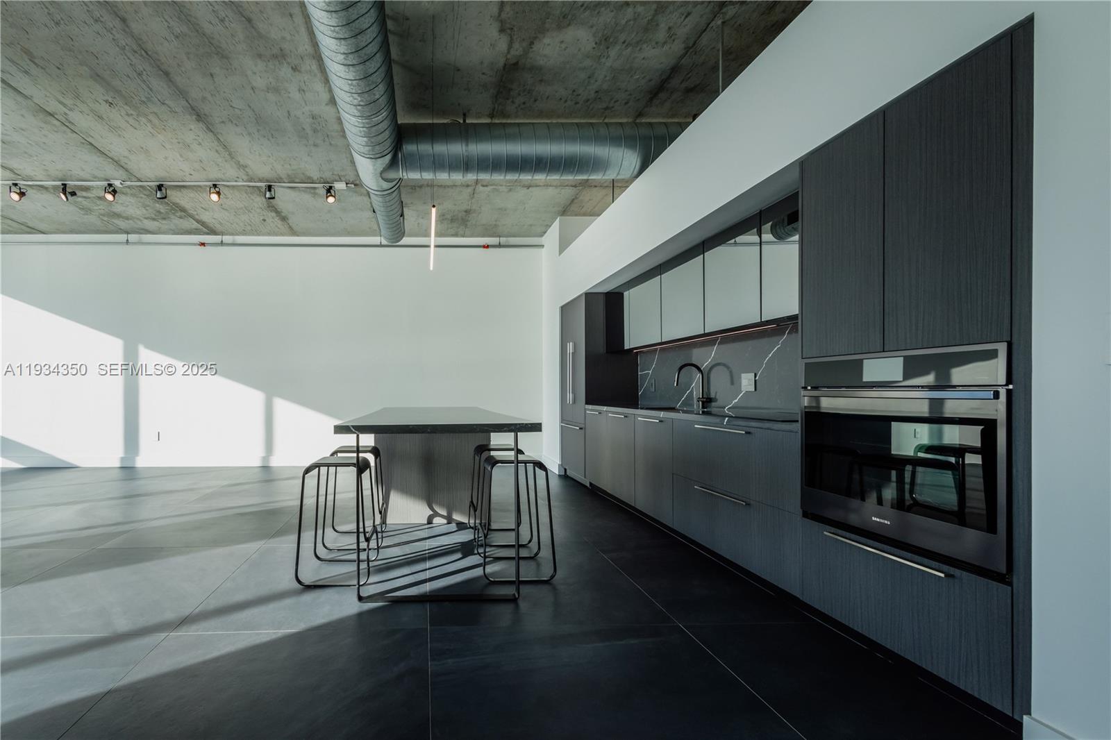 SPACE 01 CONDO - Residential Lease