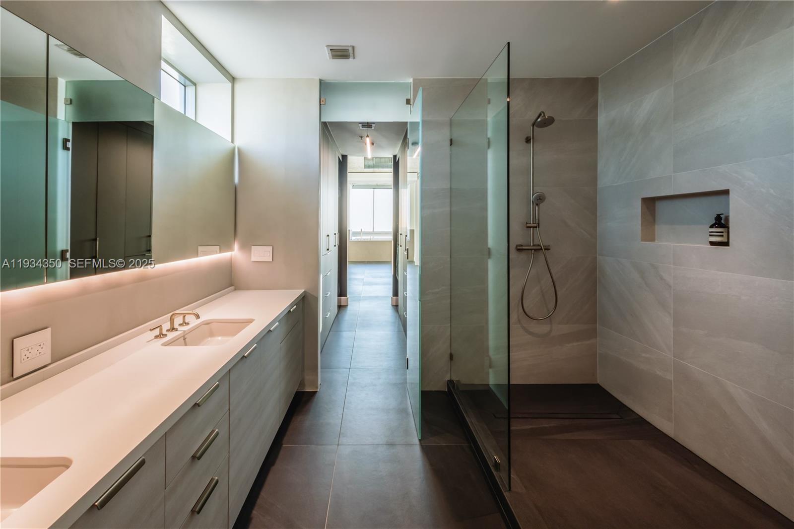 SPACE 01 CONDO - Residential Lease