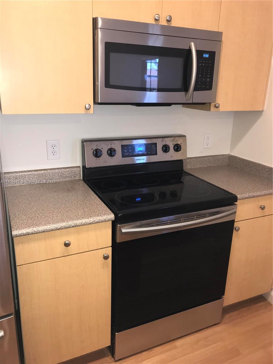 REGENT PARK CONDO - Residential
