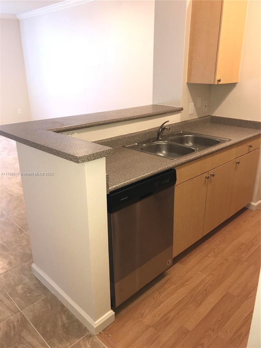 REGENT PARK CONDO - Residential