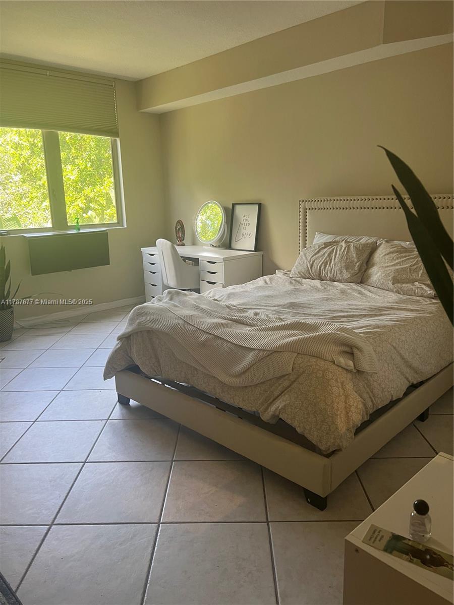 Rental Property at 2630 Sw 28th St 26, Miami, Broward County, Florida - Bathrooms: 1  - $1,800 MO.