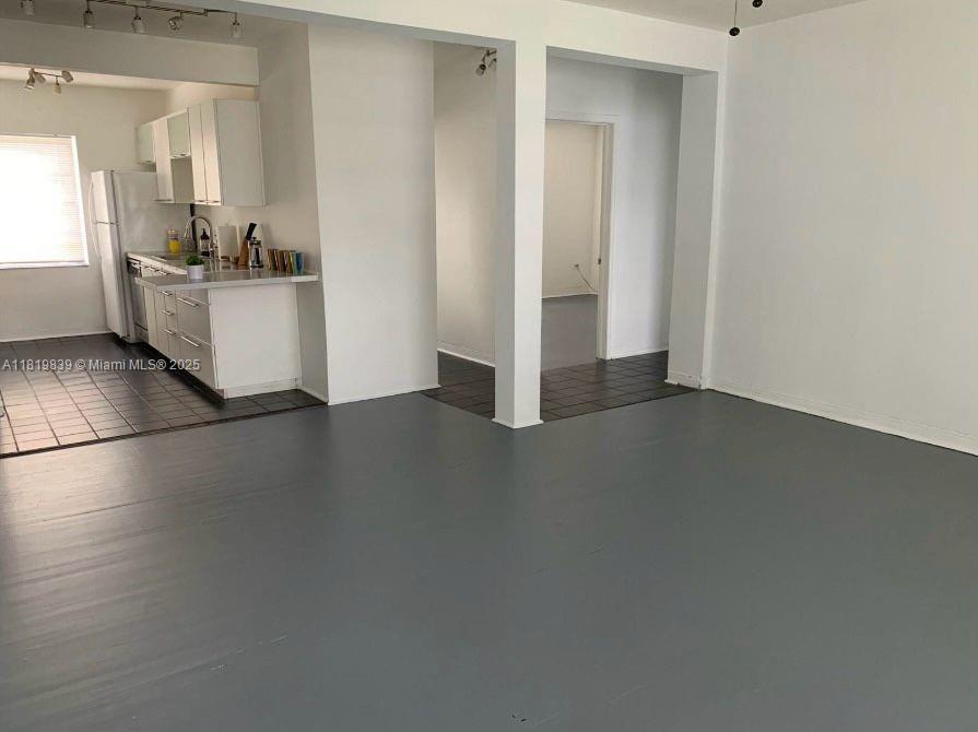 COLONIAL PLAZA CONDO - Residential