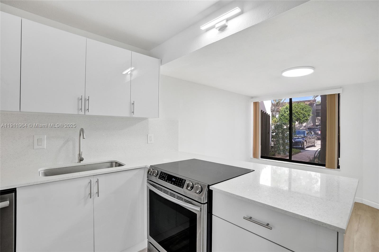 TRELLISES 5A CONDO - Residential