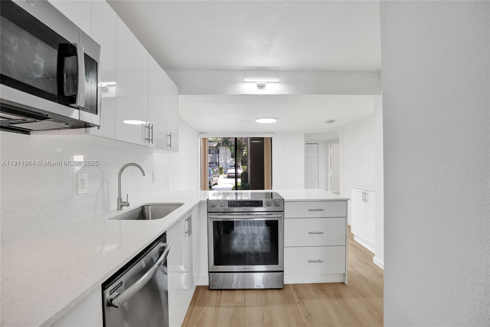 TRELLISES 5A CONDO - Residential