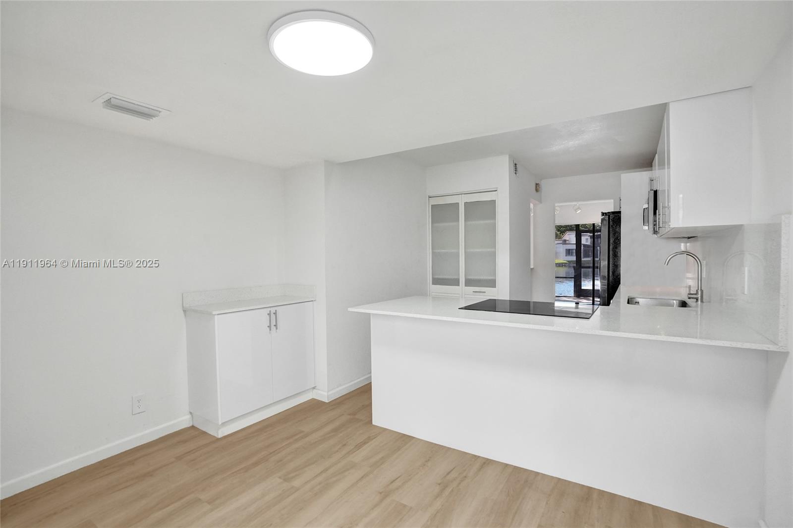 TRELLISES 5A CONDO - Residential