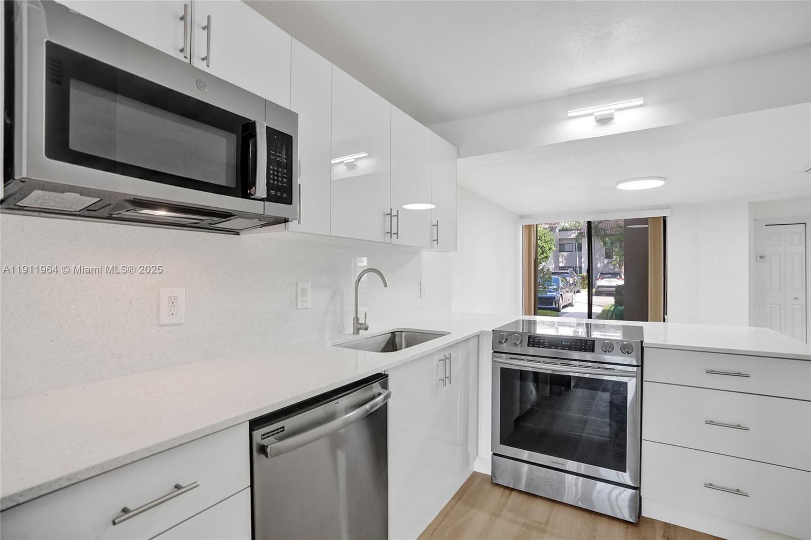 TRELLISES 5A CONDO - Residential