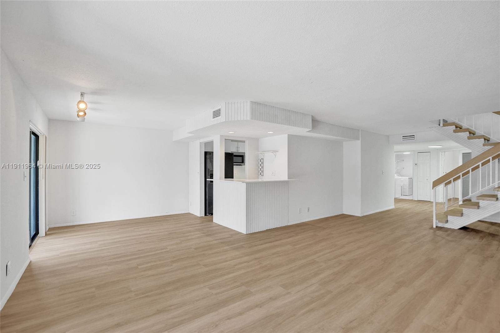 TRELLISES 5A CONDO - Residential