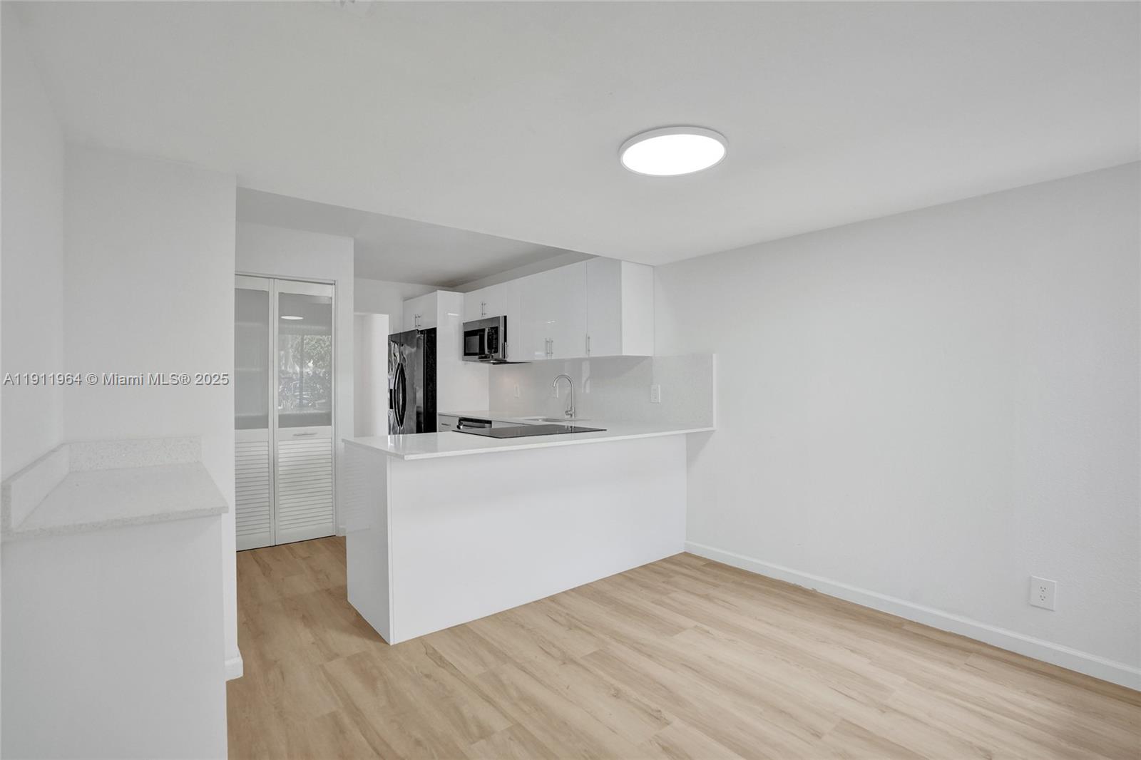 TRELLISES 5A CONDO - Residential