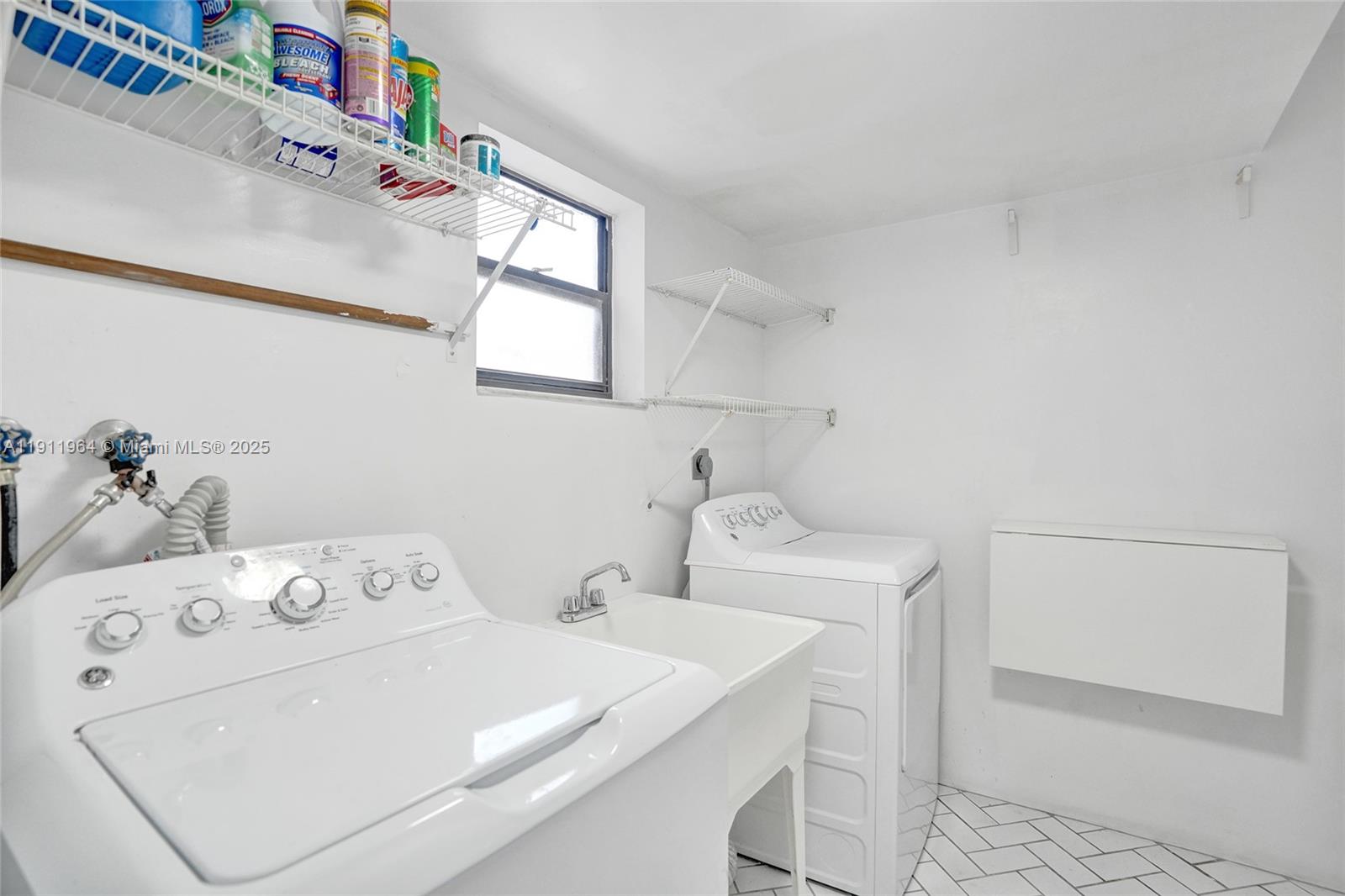 TRELLISES 5A CONDO - Residential