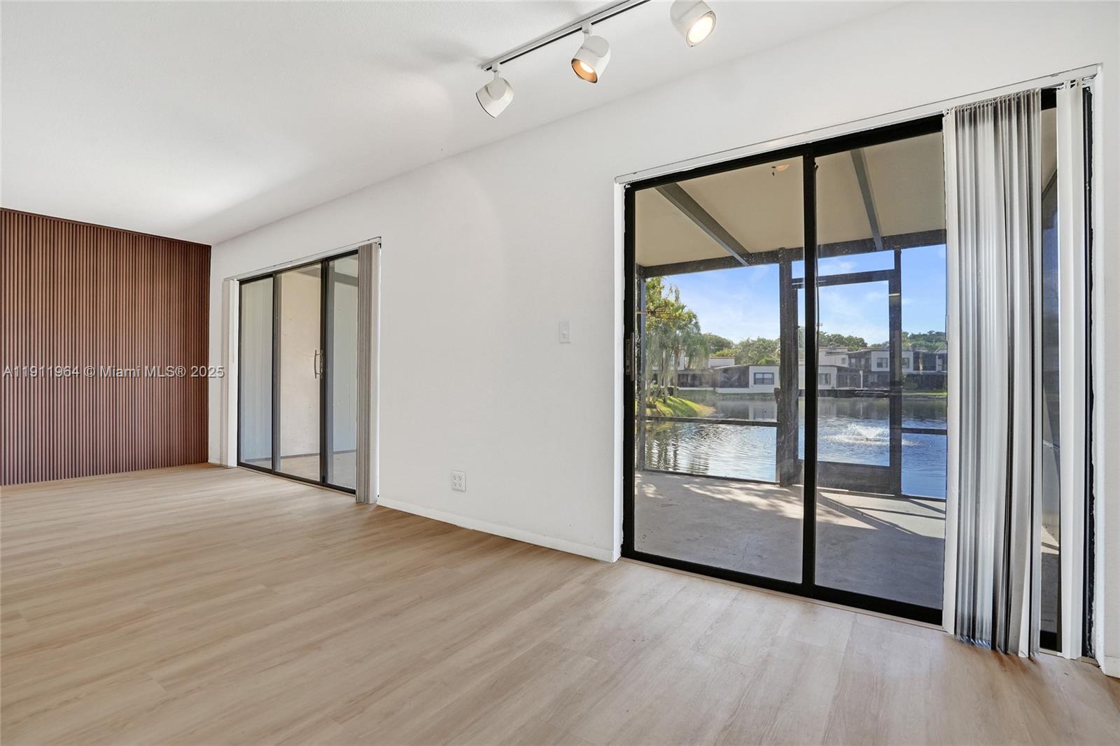 TRELLISES 5A CONDO - Residential