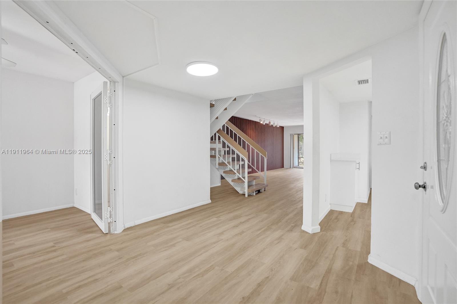 TRELLISES 5A CONDO - Residential