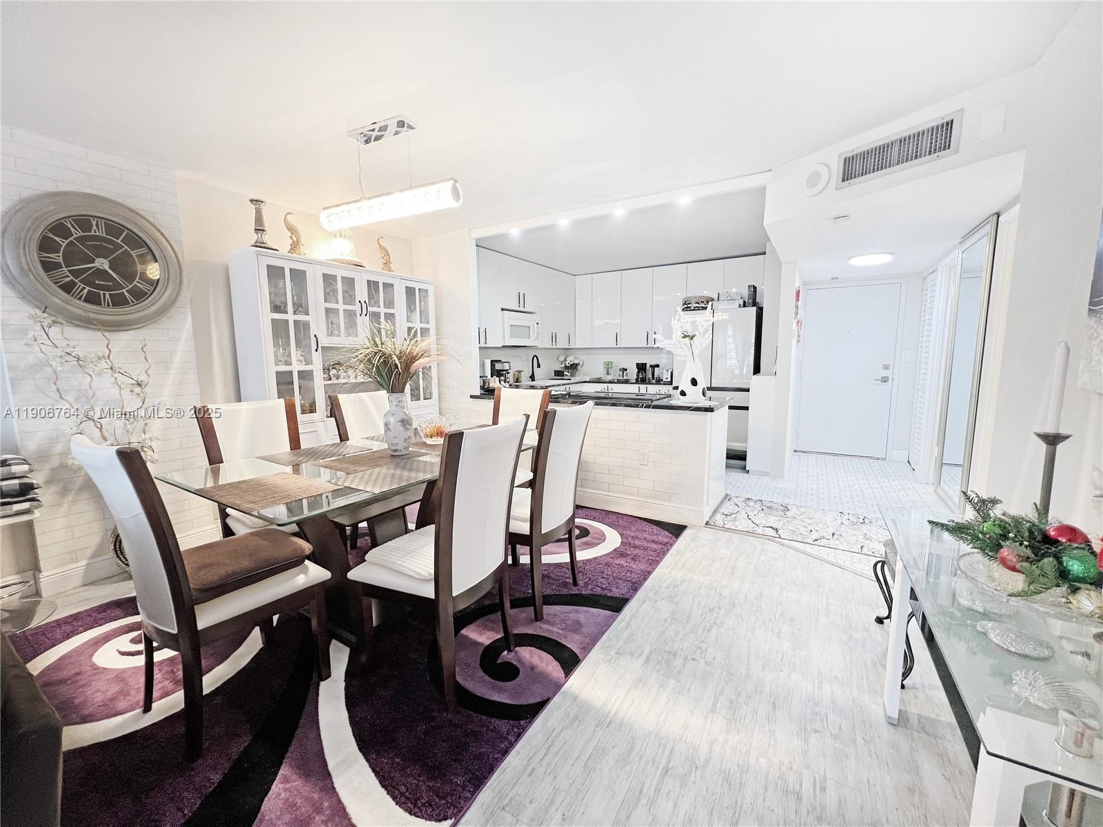 ADMIRALS PORT CONDO-EAST - Residential