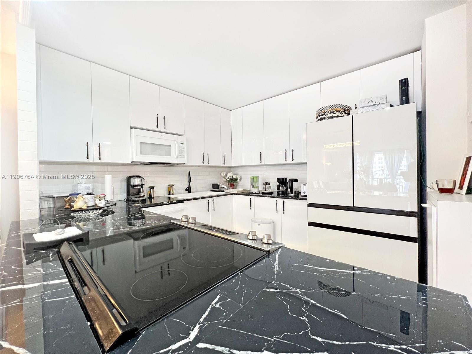 ADMIRALS PORT CONDO-EAST - Residential