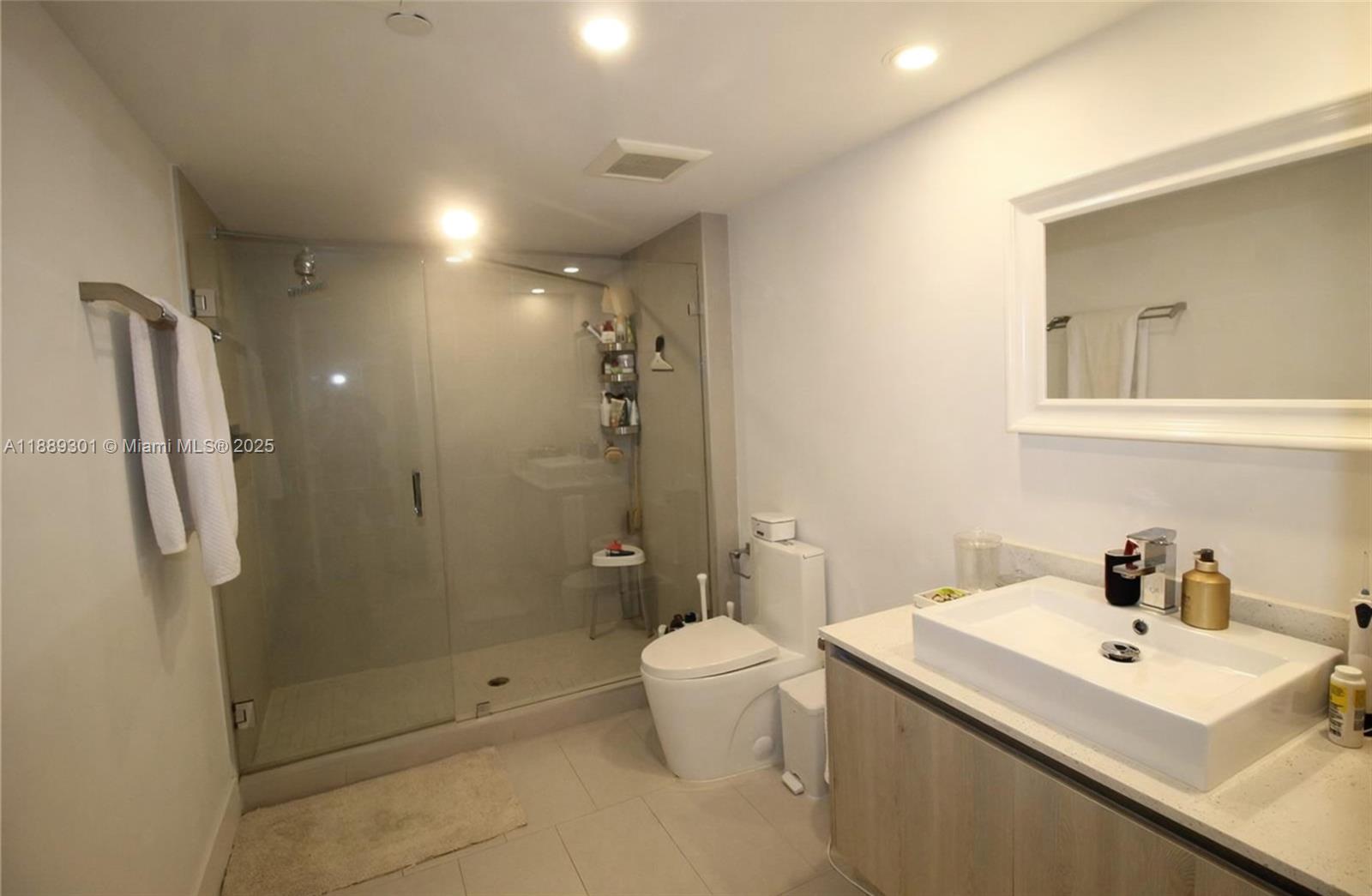 THE HIGHLANDS CONDO - Residential Lease