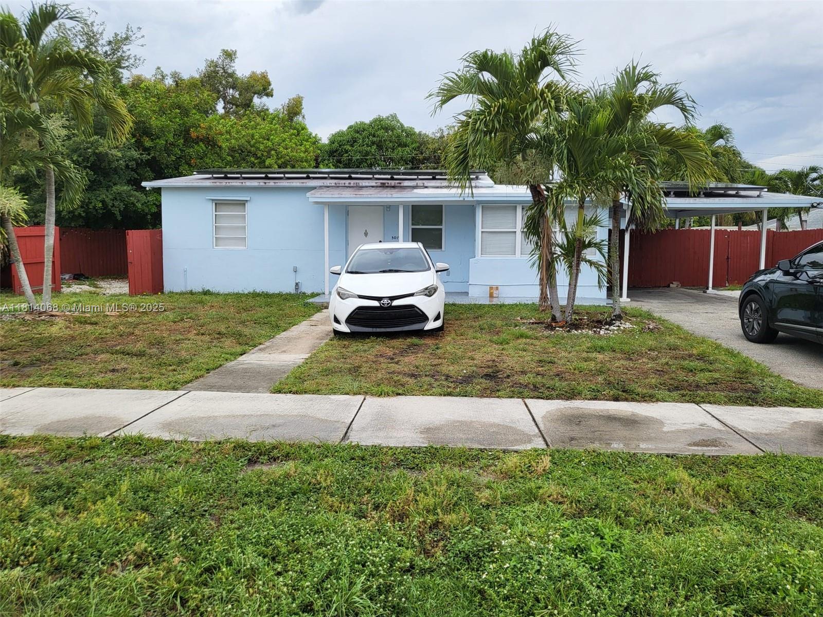 Property for Sale at 5019 Ne 19th Ter, Pompano Beach, Broward County, Florida - Bedrooms: 5 
Bathrooms: 4  - $500,000