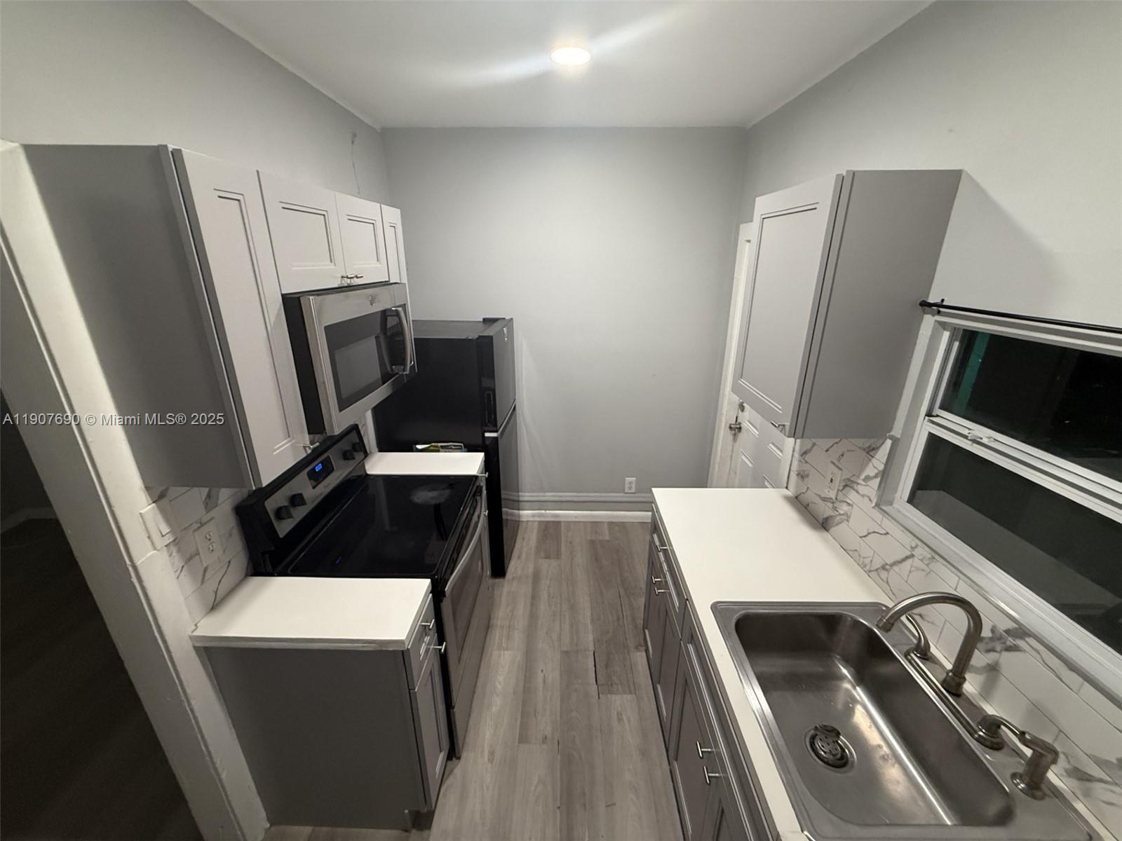 BISCAYNE AVE TRACT - Residential Lease