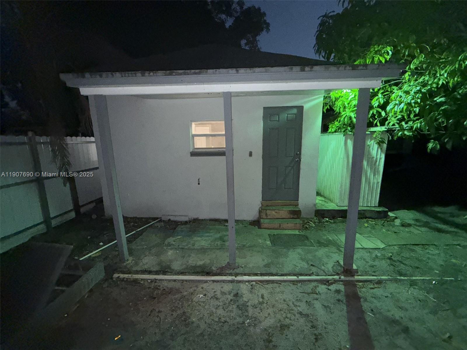 BISCAYNE AVE TRACT - Residential Lease