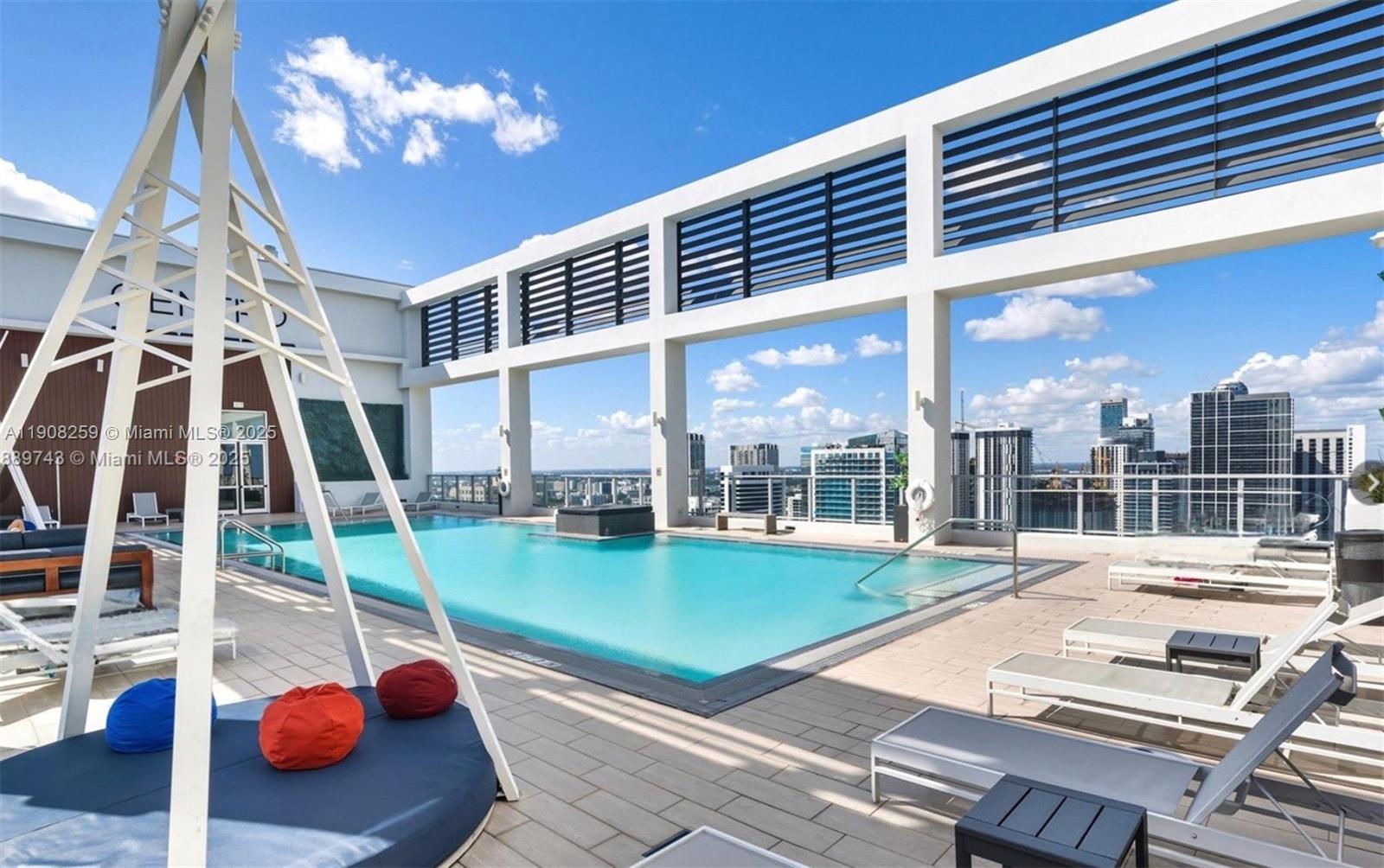 CENTRO CONDO - Residential