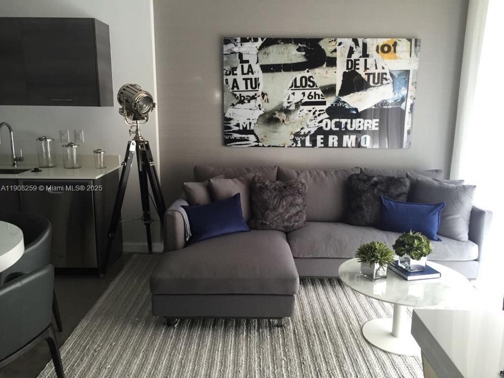 CENTRO CONDO - Residential