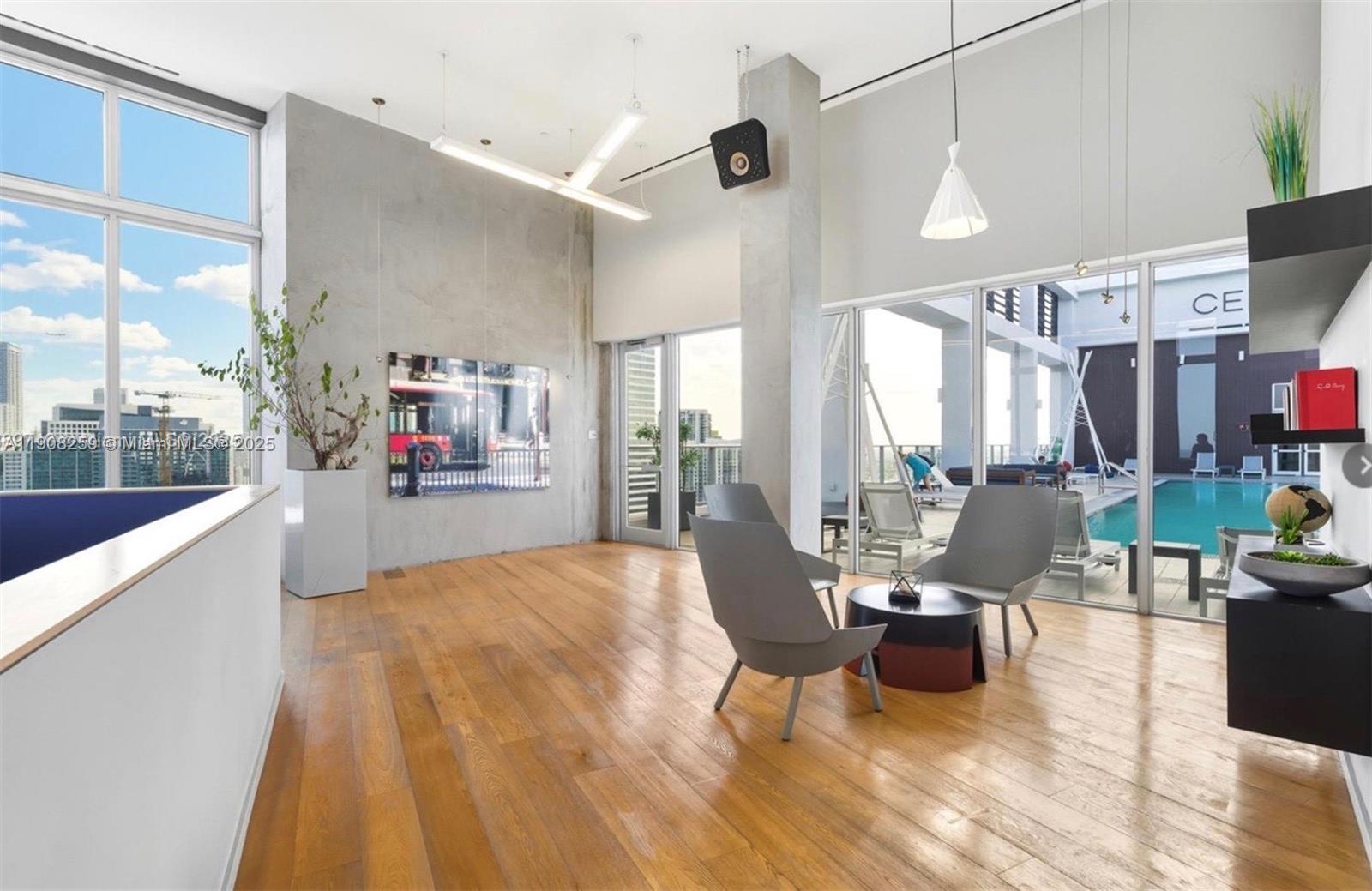 CENTRO CONDO - Residential