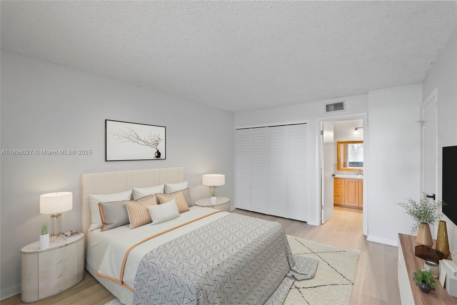 BUILDING FOUR OF RACQUET - Residential